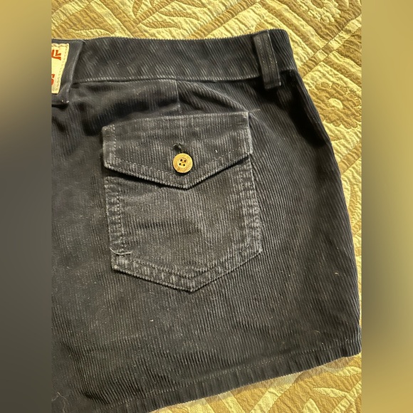 Vintage Birdwell Beach Britches corduroy shorts in a dark navy blue color - Picture 6 of 8